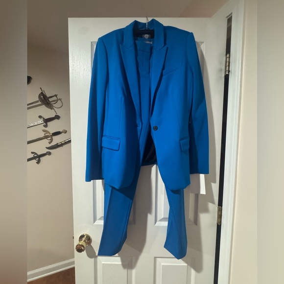 Vince Camuto Vibrant Blue Suit